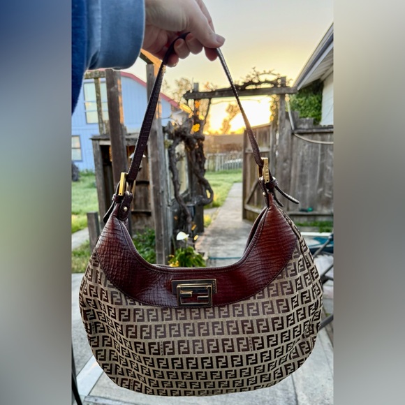 FENDI Brown and Tan canvas ZUCCHINO clip Hobo Bag! 👜❤️ - Picture 1 of 7